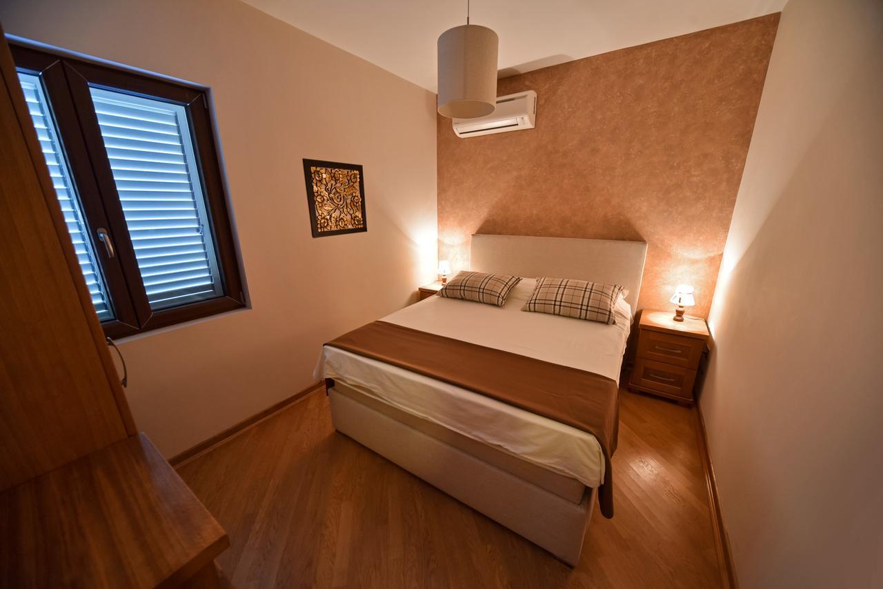 Villa Dub Kotor Eksteriør billede